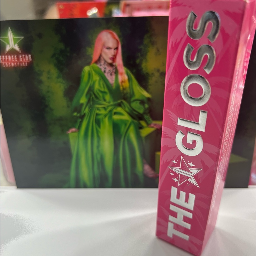 Jeffree Star ‘The Gloss’ in shade Sandcastle Bling
